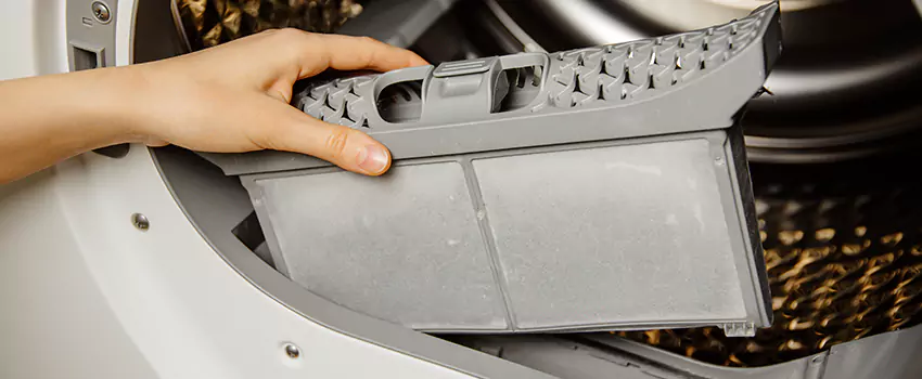 Signs Of A Clogged Dryer Lint Trap in Deltona, Florida